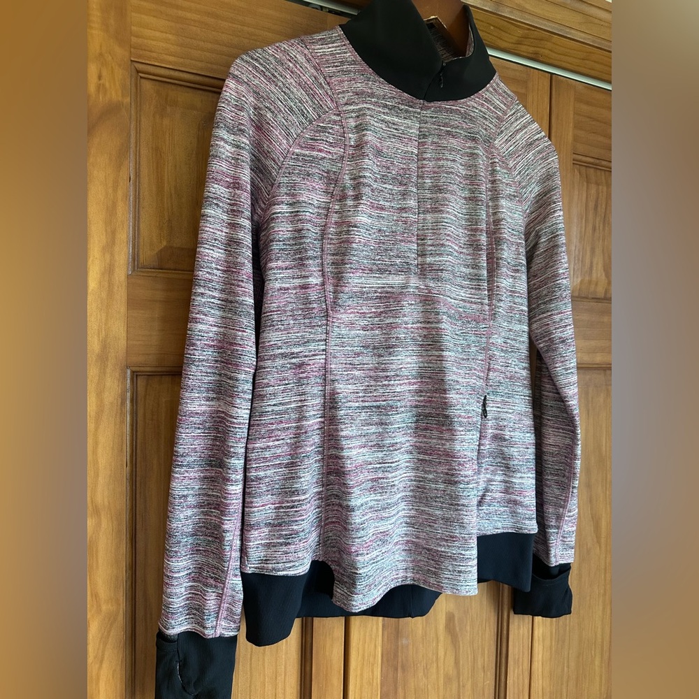 EXCELLENT lululemon Pullover size 12